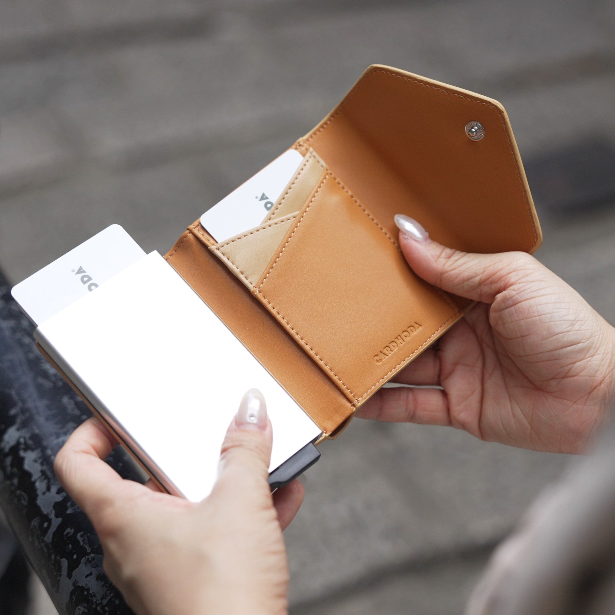 Cardhoda 雙色拼皮 RFID 防盜刷錢包 H10092-BON